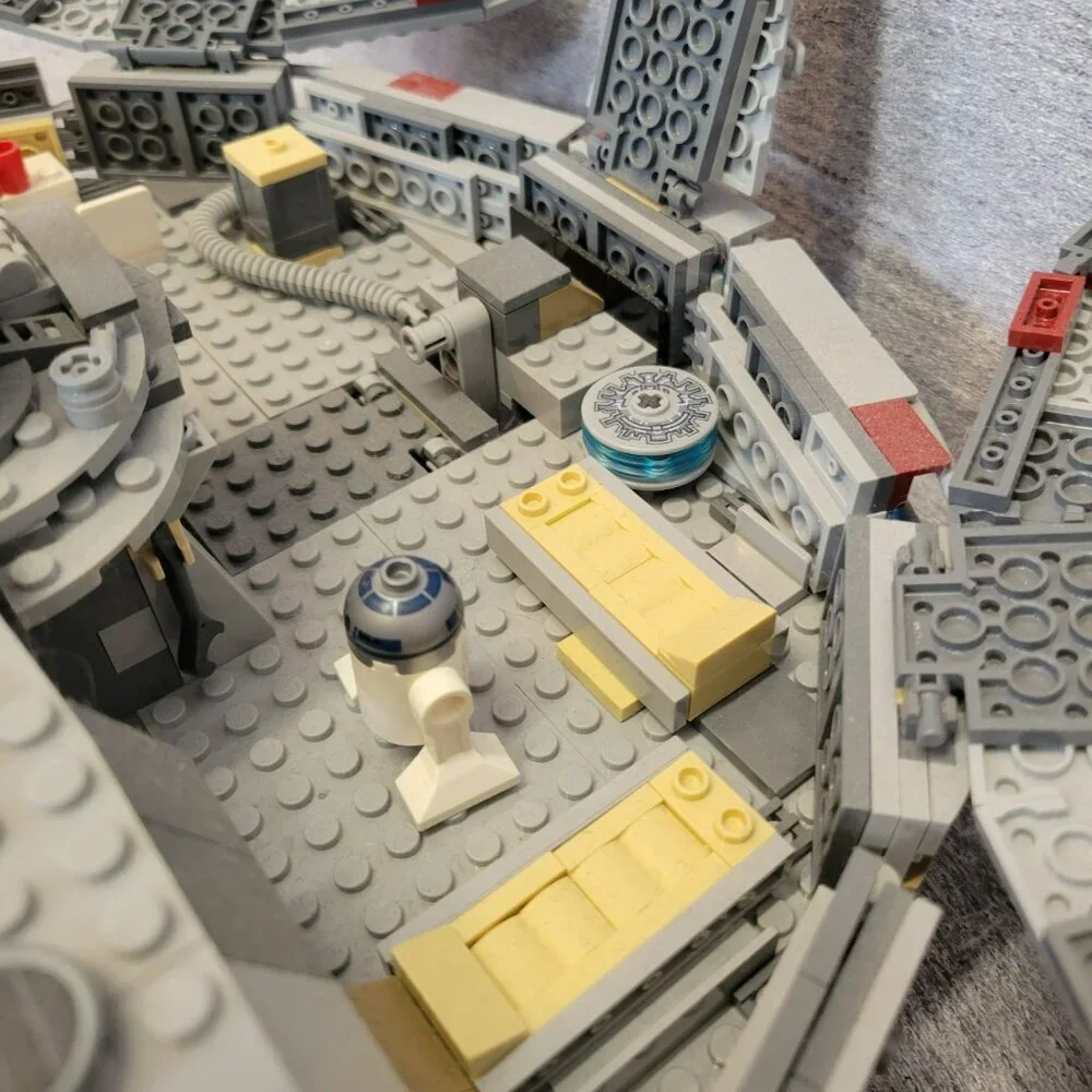 Lego Star Wars Millennium Falcon 75257